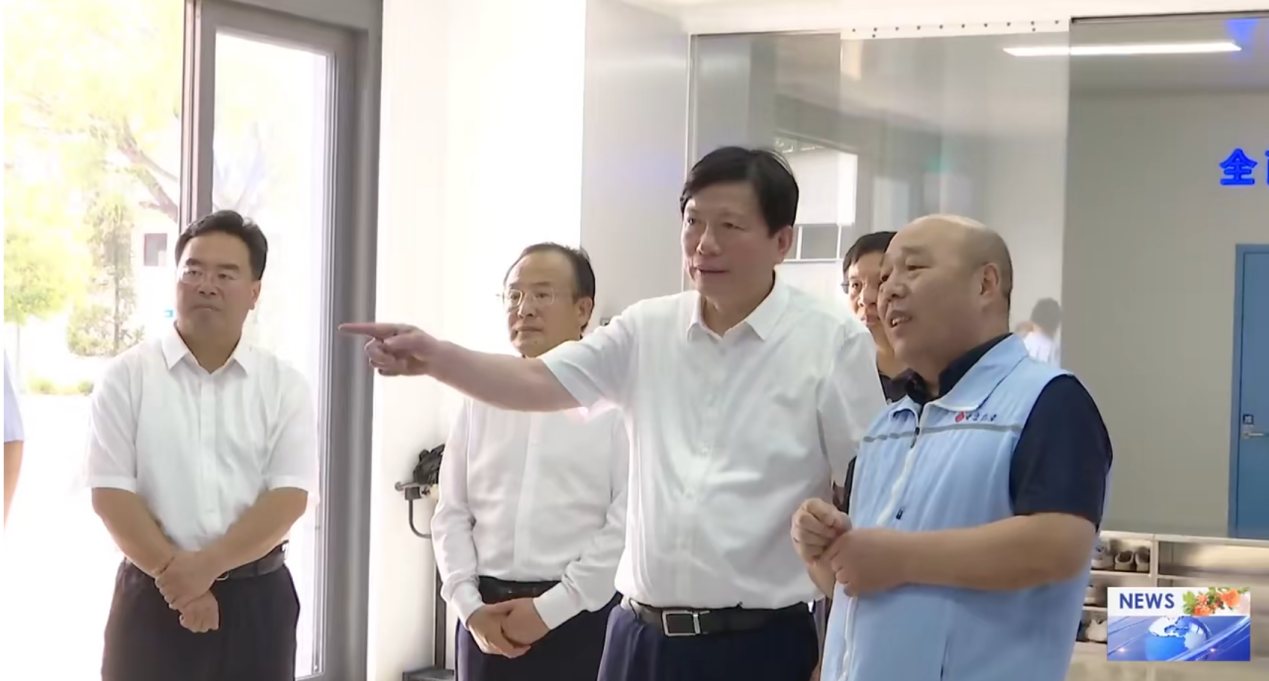 新鄉市市委書(shū)記李衛東、市長(cháng)魏建平蒞臨河南中杰藥業(yè)調研 指導助力企業(yè)持續創(chuàng  )新發(fā)展